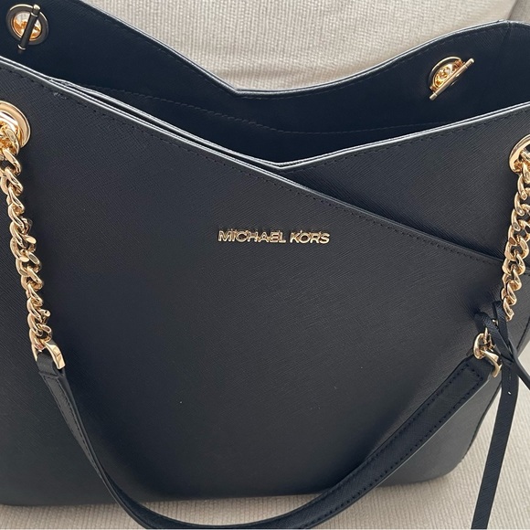 Beautiful Black and Gold Bag and wallet Bundle by Michael Kors - Picture 2 of 10